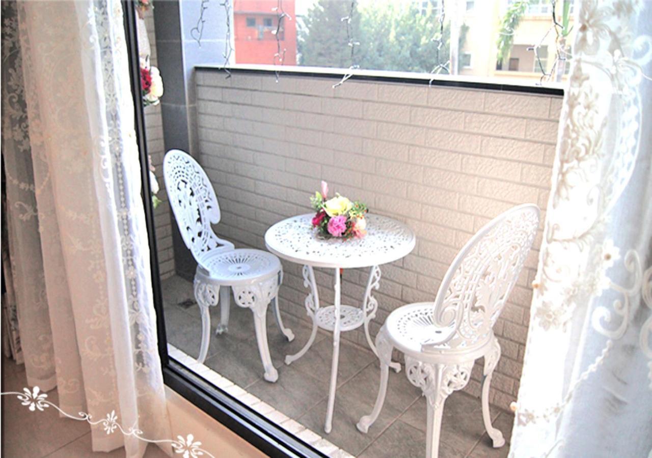 Forest Deer Black Tea Homestay Tainan Buitenkant foto